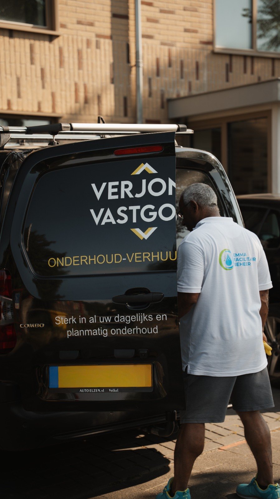 De bus van Verjong Vastgoed